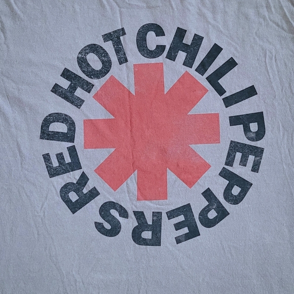 Red♥️ Hot🔥 Chili Peppers🌶 Graphic Tee👕 - NWT - Picture 8 of 10